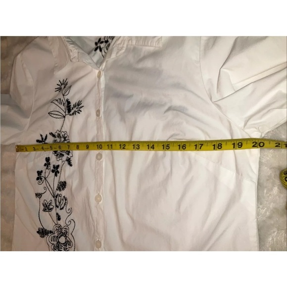 JM Collection Women Blouse Shirt Top 8 Ivory Button-Down Embroidered Floral - Picture 9 of 11